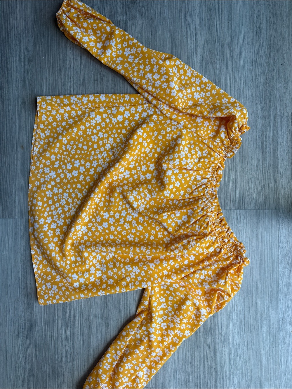 SHEIN Yellow Daisy Print Lightweight Fabric